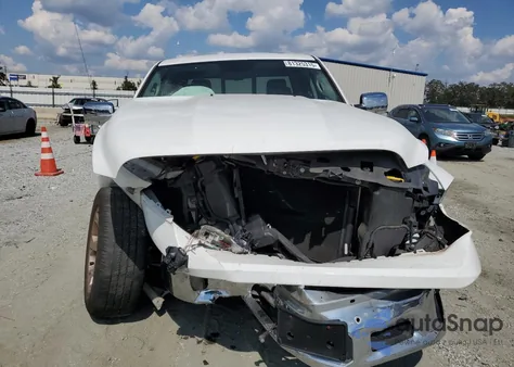 2018 Ram 1500 Laramie z USA, uszkodzony, nr VIN 1C6RR6VT4JS143758